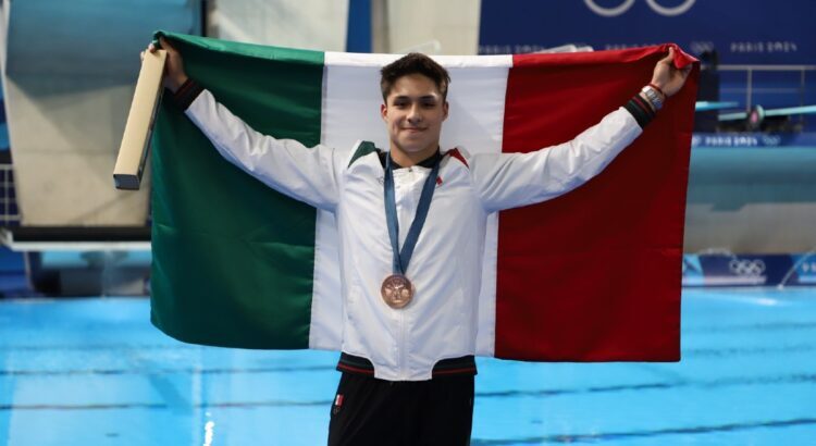 Osmar Olvera gana bronce en clavados de trampolín de 3 metros