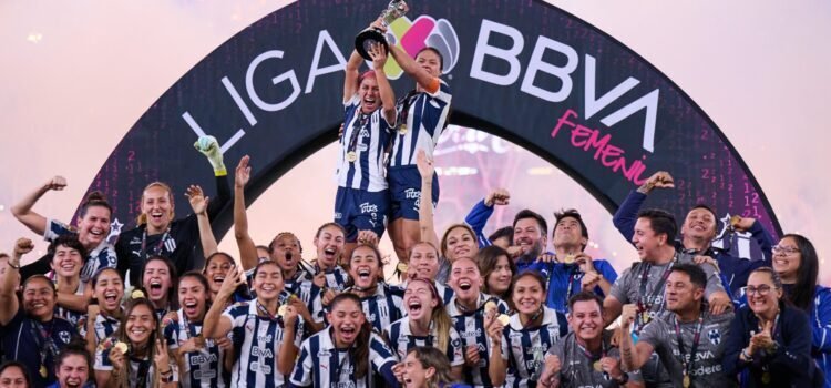 Rayadas conquistan el título y son Bicampeonas del futbol femenil Rayadas conquistan el título y son Bicampeonas del futbol femenil