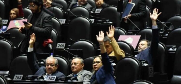 Aprueban reforma para garantizar derechos laborales a trabajadores de plataformas digitales Aprueban reforma para garantizar derechos laborales a trabajadores de plataformas digitales