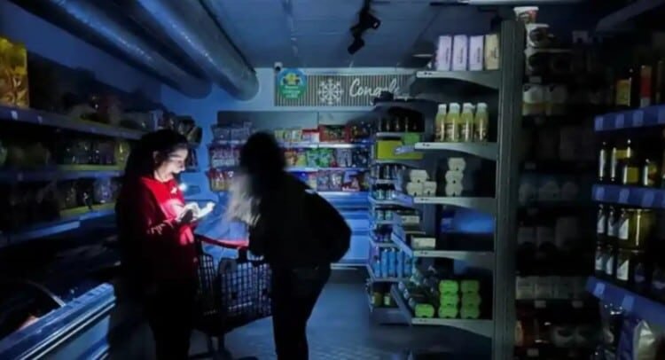 Restablecen suministro eléctrico en España y Portugal tras apagón Restablecen suministro eléctrico en España y Portugal tras apagón