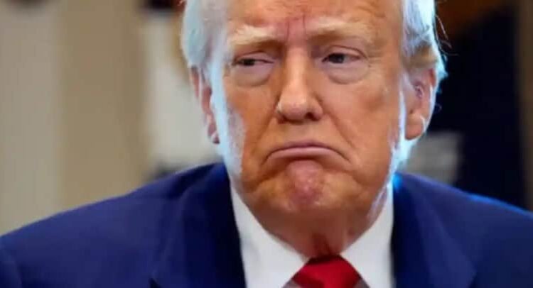 Amaga Trump a la UE con aranceles de 50% Amaga Trump a la UE con aranceles de 50%