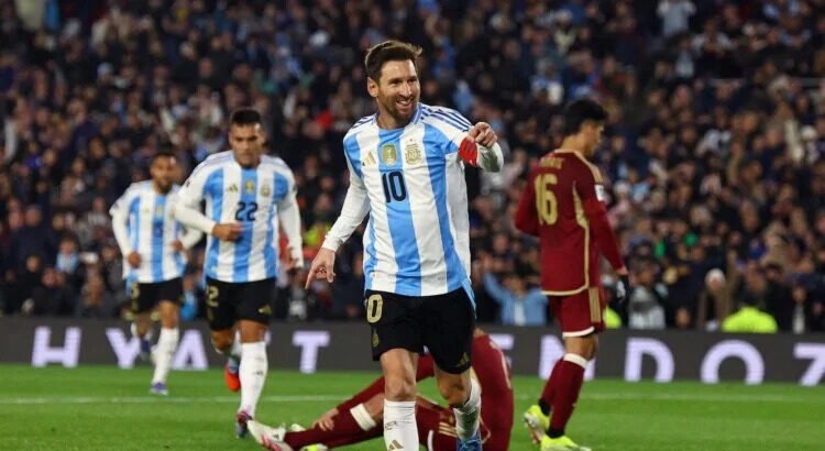 Messi hizo dos goles en su despedida, Argentina brilló con un 3-0 ante Venezuela Messi hizo dos goles en su despedida, Argentina brilló con un 3-0 ante Venezuela