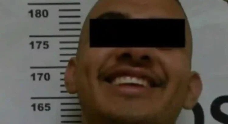 Cobró sueldo durante dos años sin presentarse ni un día a laborar Cobró sueldo durante dos años sin presentarse ni un día a laborar